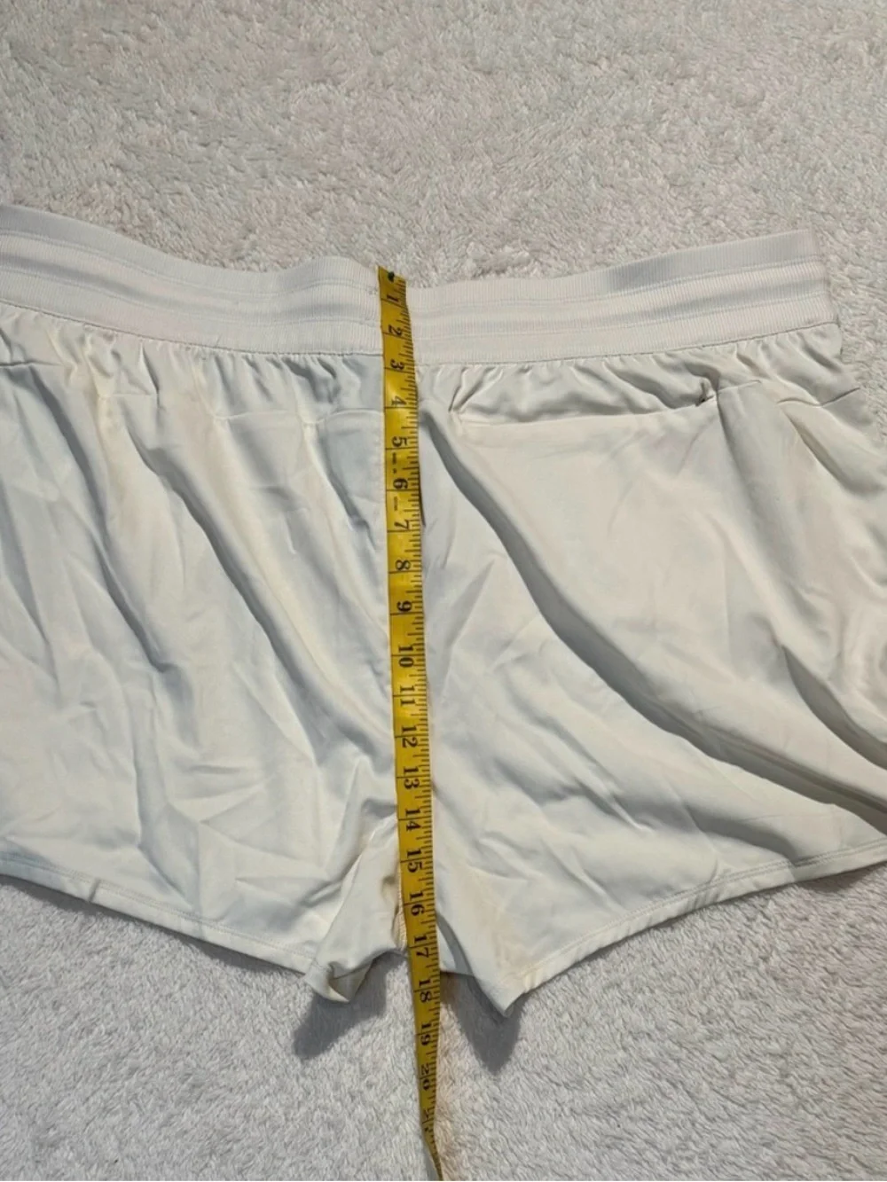 The North Face Women’s Aphrodite Shorts Size 2X White Dune New